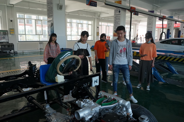 http://old.jqgmzz.cn/UploadFiles/xydt/2019/7/201907011119500521.JPG